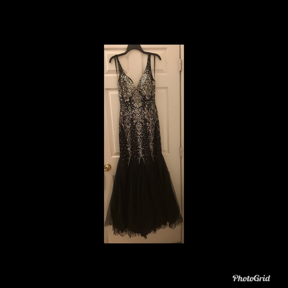 Gorgeous formal/prom dress ✨🎈